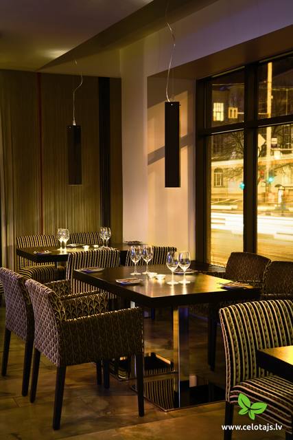 Restaurant_evening_two_tables.jpg