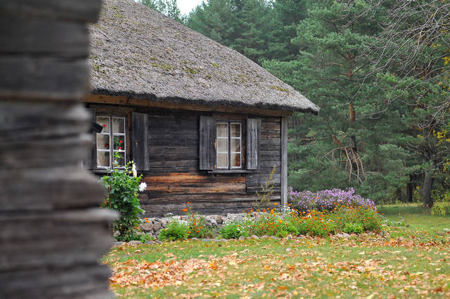 autumn-countryhouse.jpg
