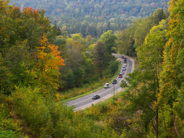 transportation_road_with_cars_in_autumn.jpg