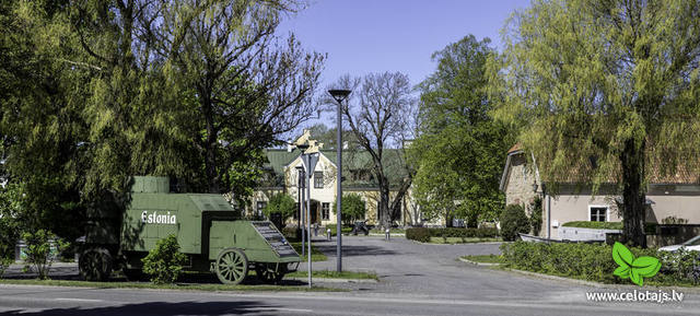 In_the_foreground_armoured_car_„Estonia“-Siim.jpg